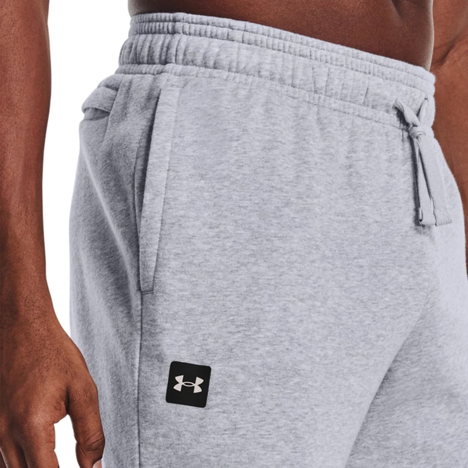 Pantallona sportive Under Armour për meshkuj, gri