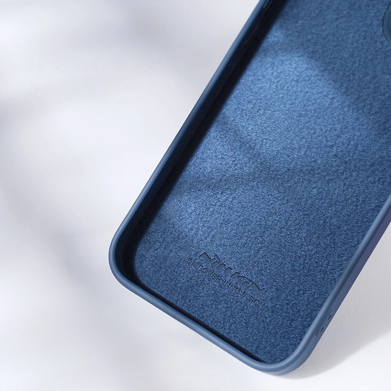 Mbështjellës Nillkin CamShield Silky Silicone për iPhone 14 Plus, me kapak kamere, Kaltër