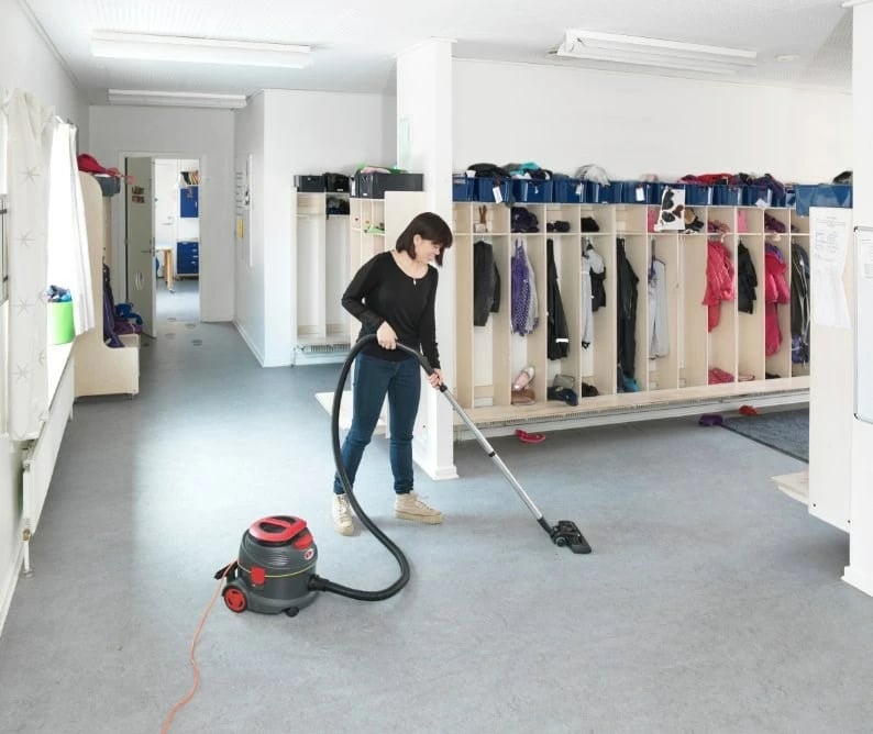 Fshesë me korrent për zona të thatë Nilfisk Viper DSU8-EU1/HEPA/8L 880 W