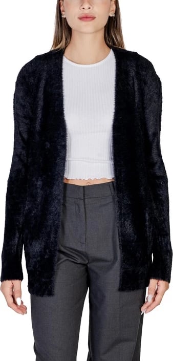 Xhemper femra Morgan De Toi, i zi