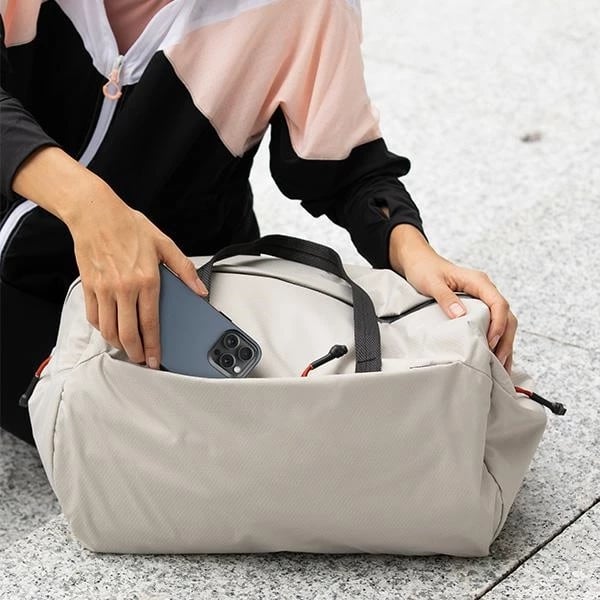 Mbështjellës UNIQ Lyden DS për iPhone 15 Pro 6.1", MagClick, gri e zezë