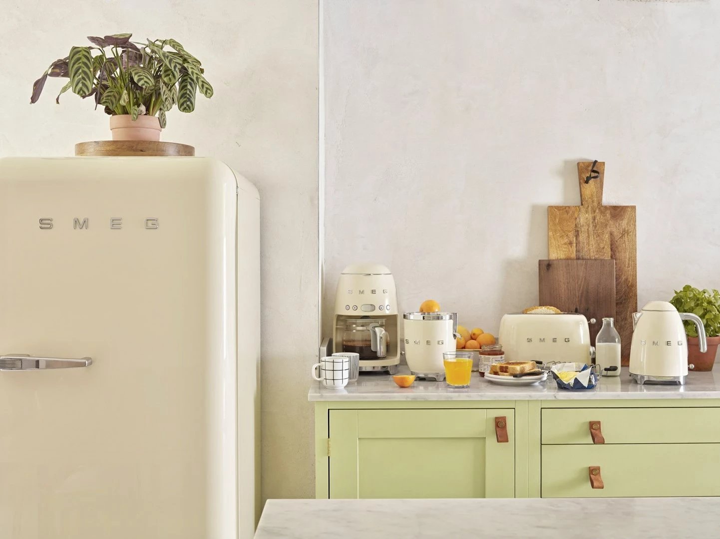 Çajnik SMEG 50's Style KLF03CREU, Krem