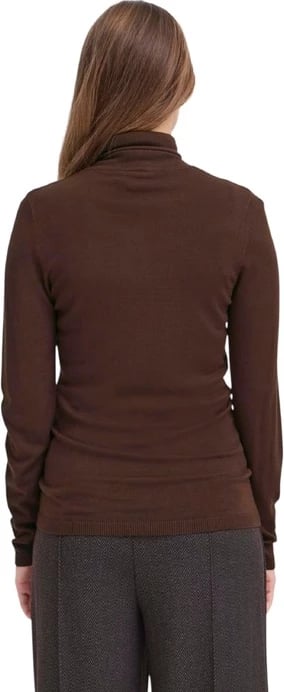 Xhemper femra Ichi, kafe