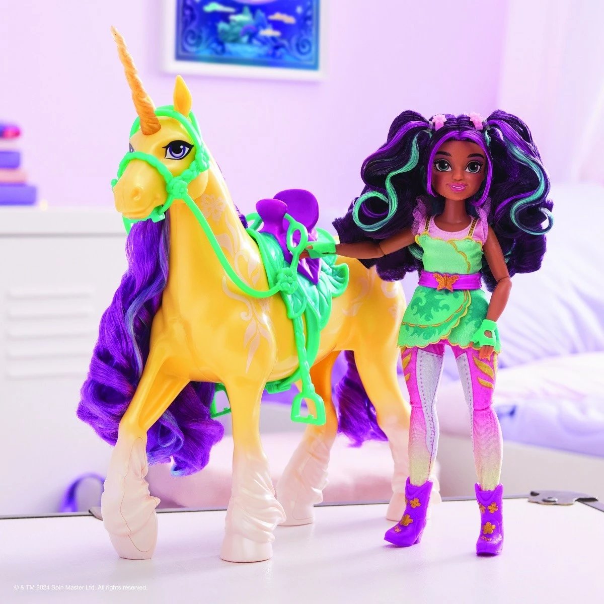 Kukull Unicorn Academy Spin Master Ava 23 cm, me aksesorë, shumëngjyrëshe