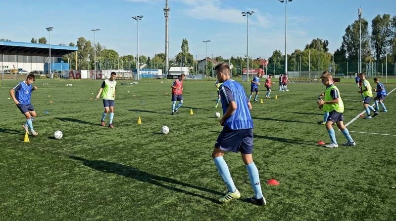 Konus për stërvitje me vrima Yakimasport, ngjyrë vjollcë