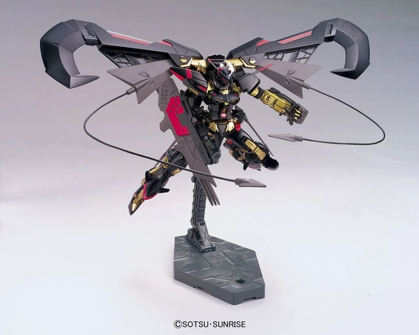 Figurinë koleksionuese Bandai HG 1/144 Gundam Astray Gold Frame Amatsu Mina, e kuqe