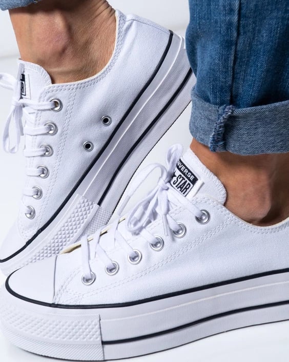 Atlete Converse për femra, të bardha