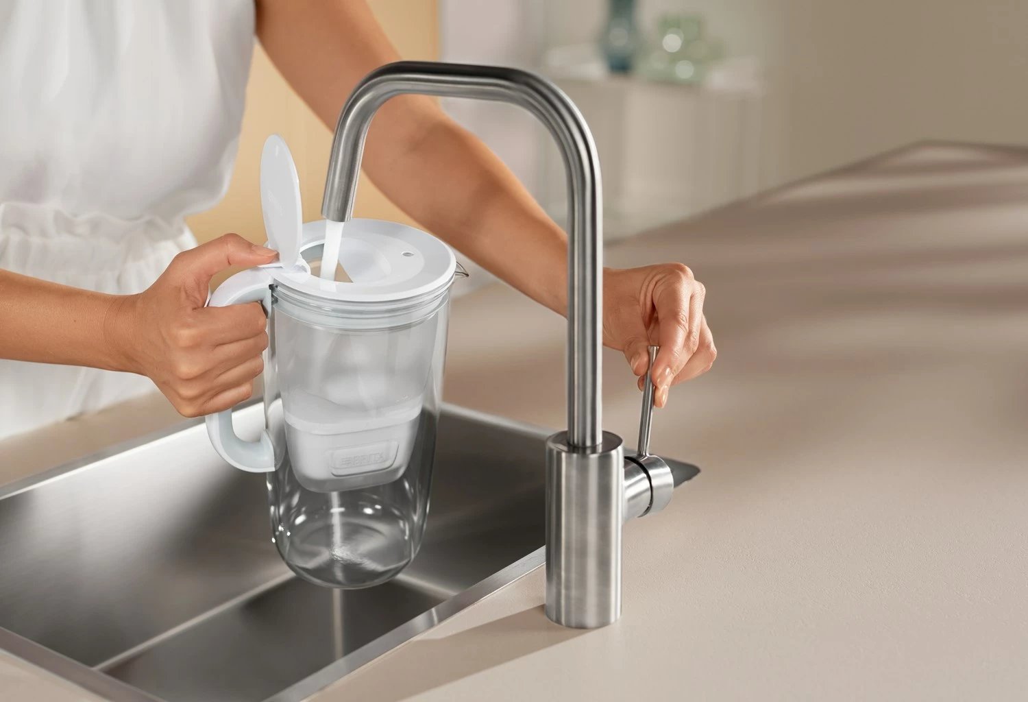 Ibrik filtruese uji BRITA Glass me filtër Maxtra Pro PP, 2.5L, Transparent/Gri
