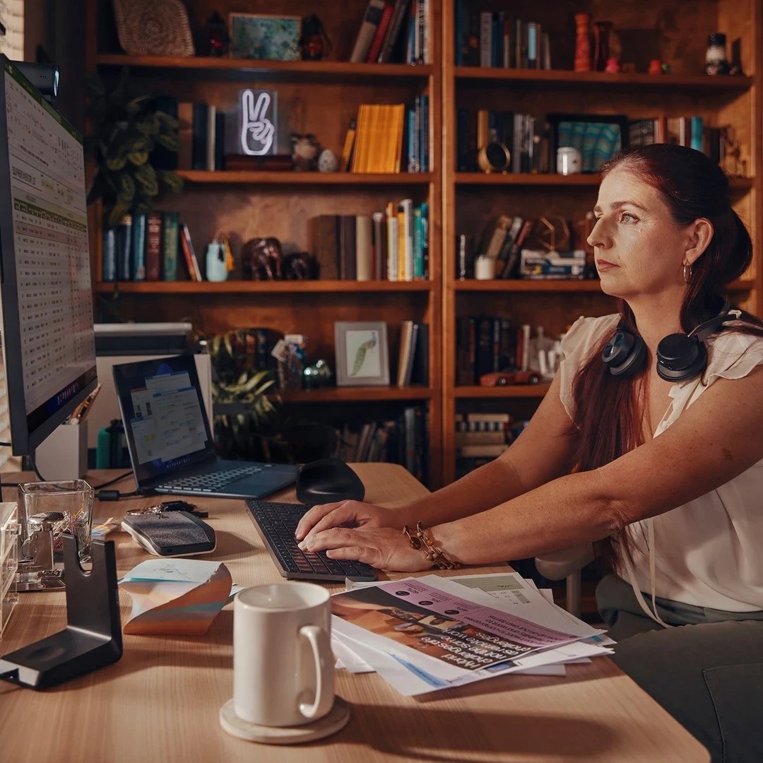 Kufje POLY Voyager Focus 2, Microsoft Teams Certified, USB-C, Wireless, e zezë