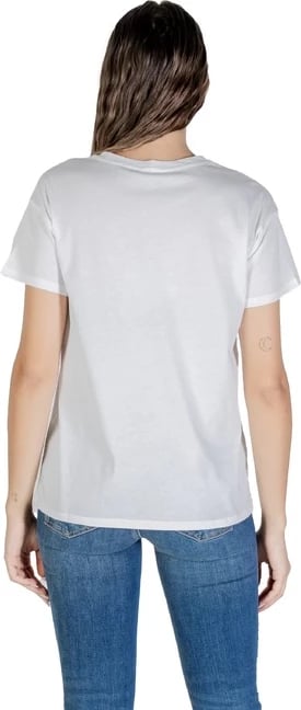 Maicë Liu Jo femra e bardhë