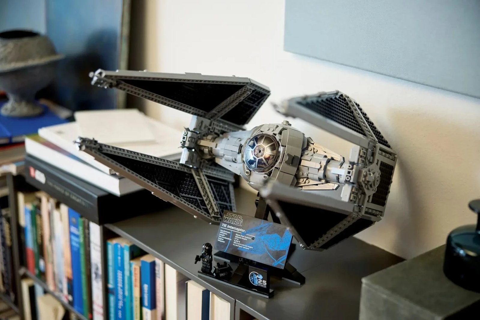 Set LEGO Star Wars 75382 TIE Interceptor