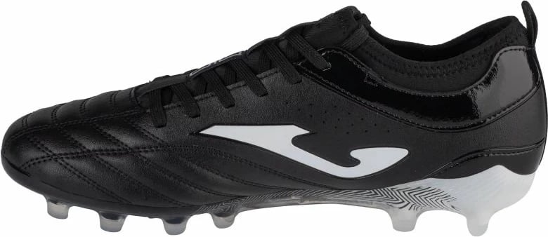 Atlete futbolli Joma për meshkuj, të zeza