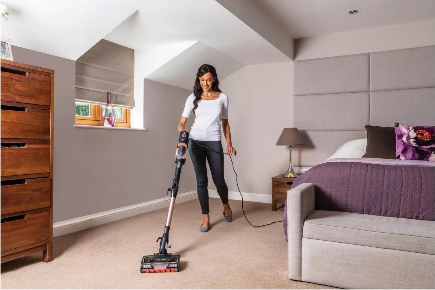 Fshesë elektrike Shark HZ500EU, 450W, 0.300L, e zezë-roze