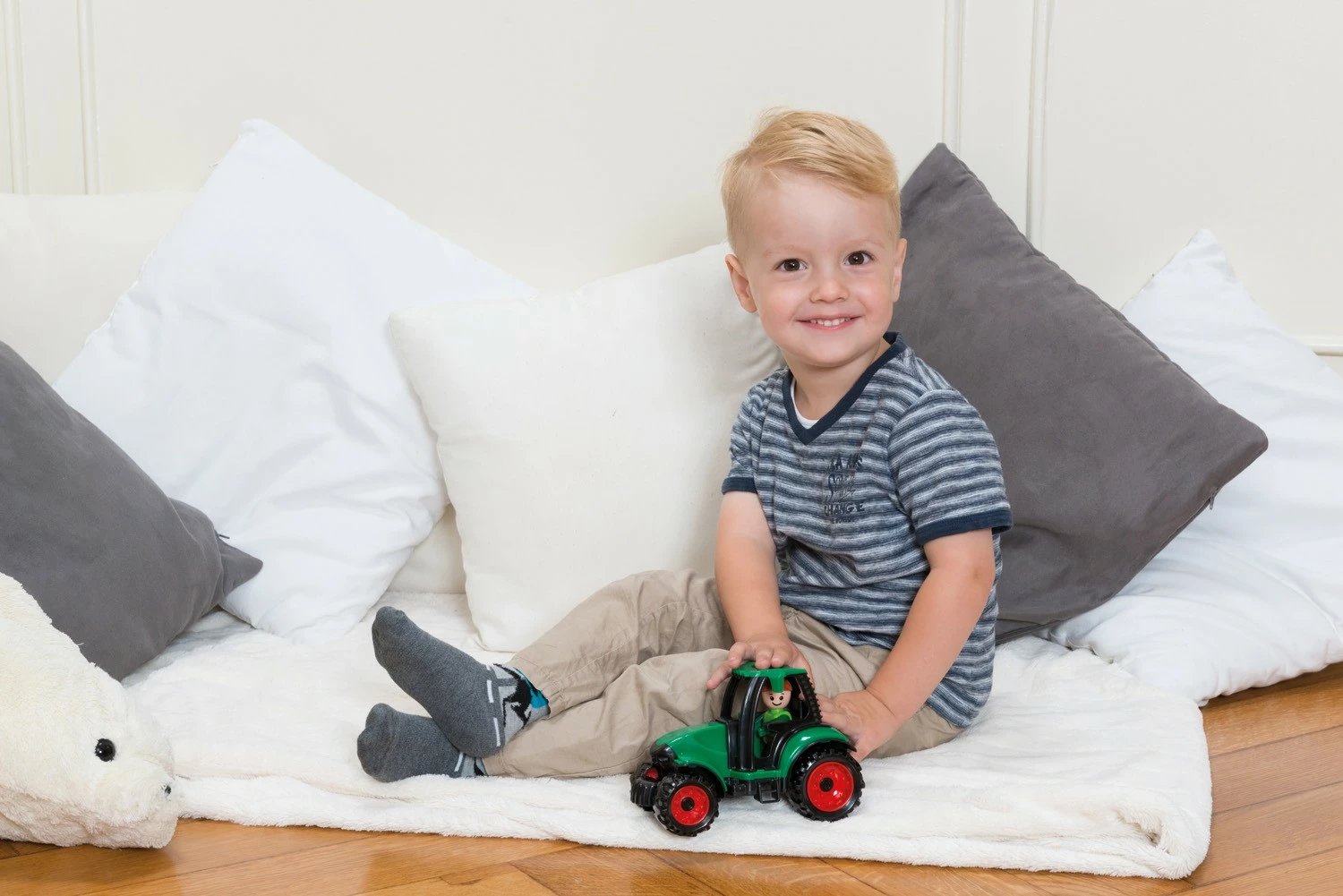 Lodër traktor plastik Lena Truckies 17 cm, gjelbër/kuqe/zezë Lodër traktor plastik Lena Truckies 17 cm, gjelbër/kuqe/zezë