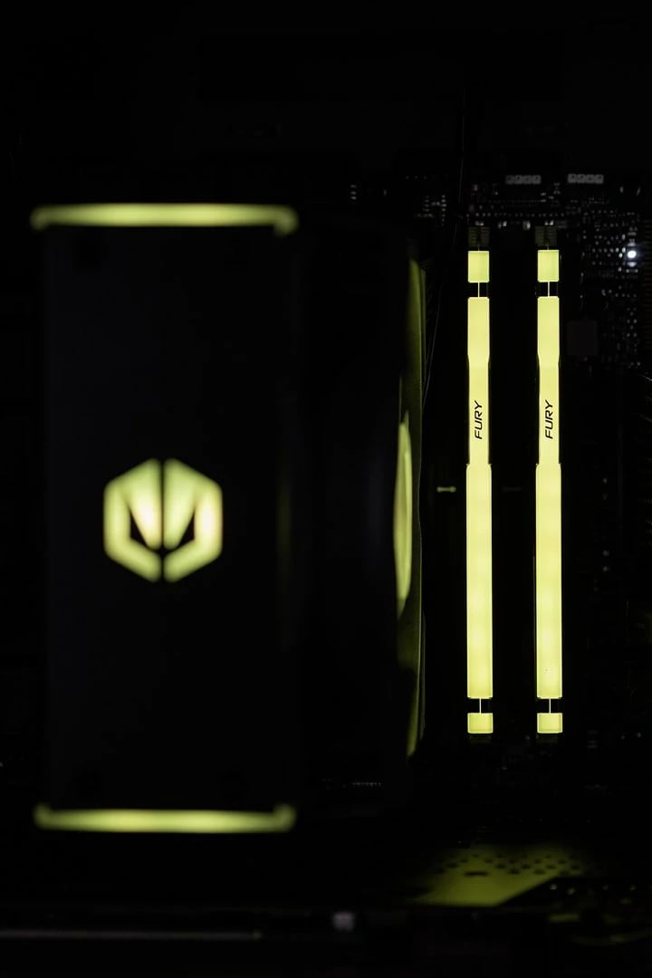 Kompjuter Gaming, AMD Ryzen 5, 32GB RAM, 1TB SSD, AMD Radeon RX 7800 XT 