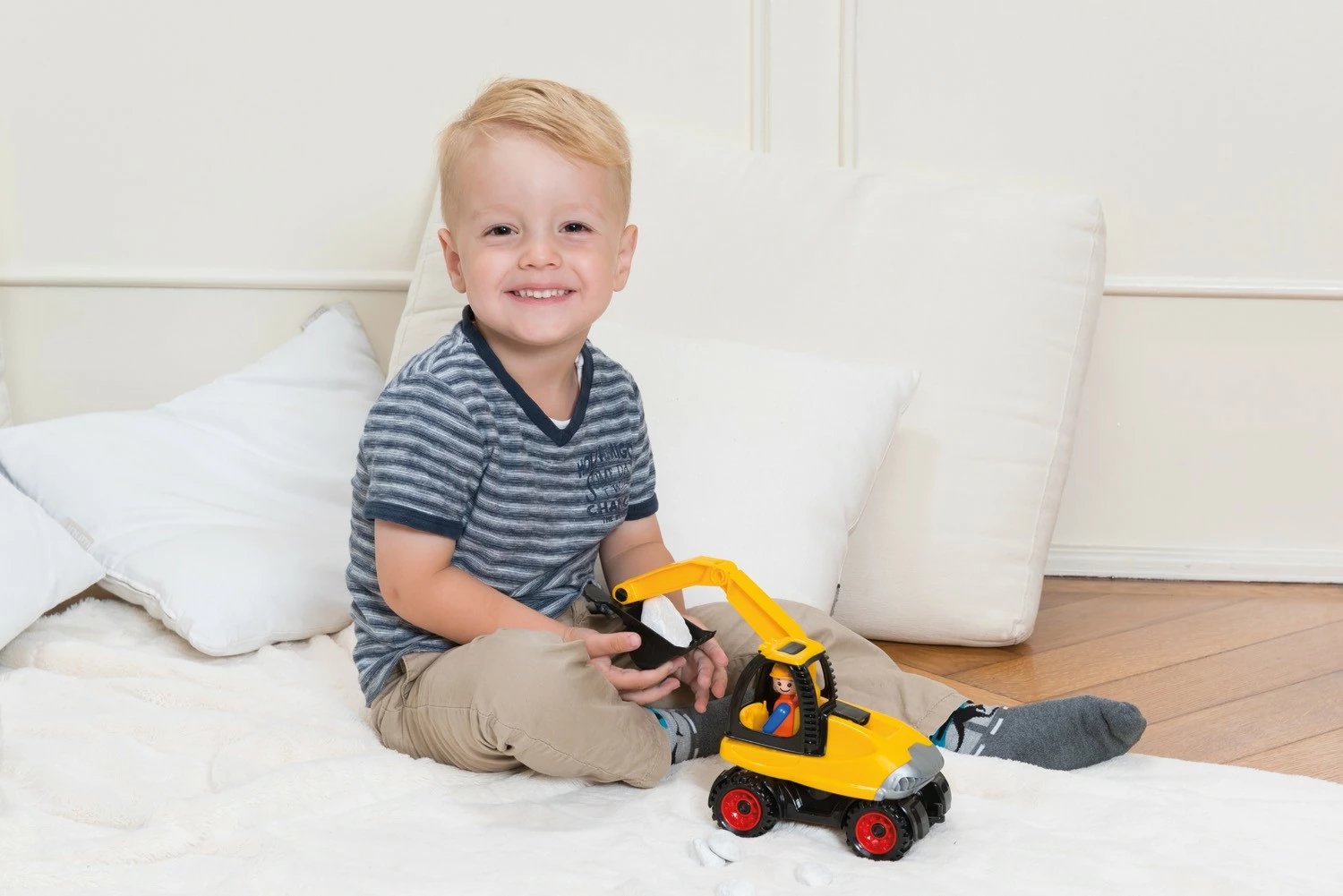 Ekskavator lodër Lena 25cm, plastikë, verdhë/zi, në kuti Ekskavator lodër Lena 25cm, plastikë, verdhë/zi, në kuti