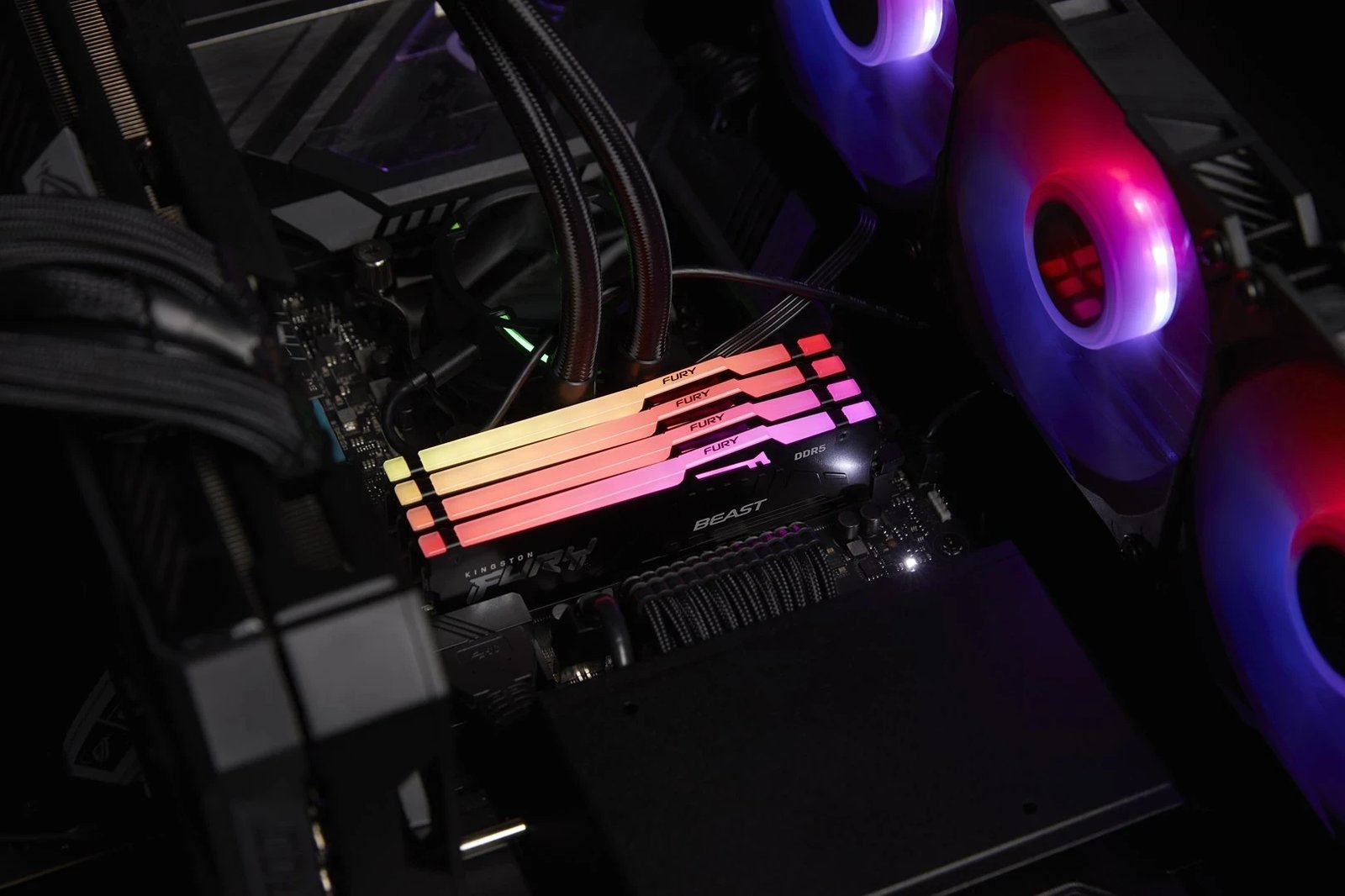 RAM Memorie Kingston Technology FURY RGB CL50, 32GB DDR5 , 5600Mhz RAM Memorie Kingston Technology FURY RGB CL50, 32GB DDR5 , 5600Mhz