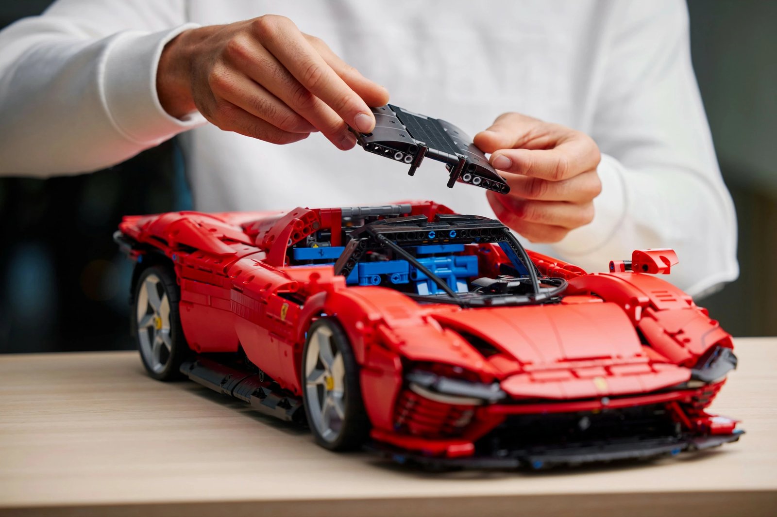 Set ndërtimi LEGO Technic Ferrari Daytona SP3, 3778 pjesë, plastikë, 6.99 kg Set ndërtimi LEGO Technic Ferrari Daytona SP3, 3778 pjesë, plastikë, 6.99 kg