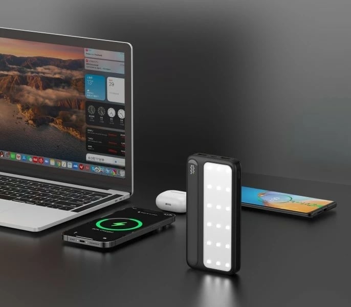 Powerbank Rebeltec P20 LCDPD LAMP, 20000mAh, me llambë LED, e zezë