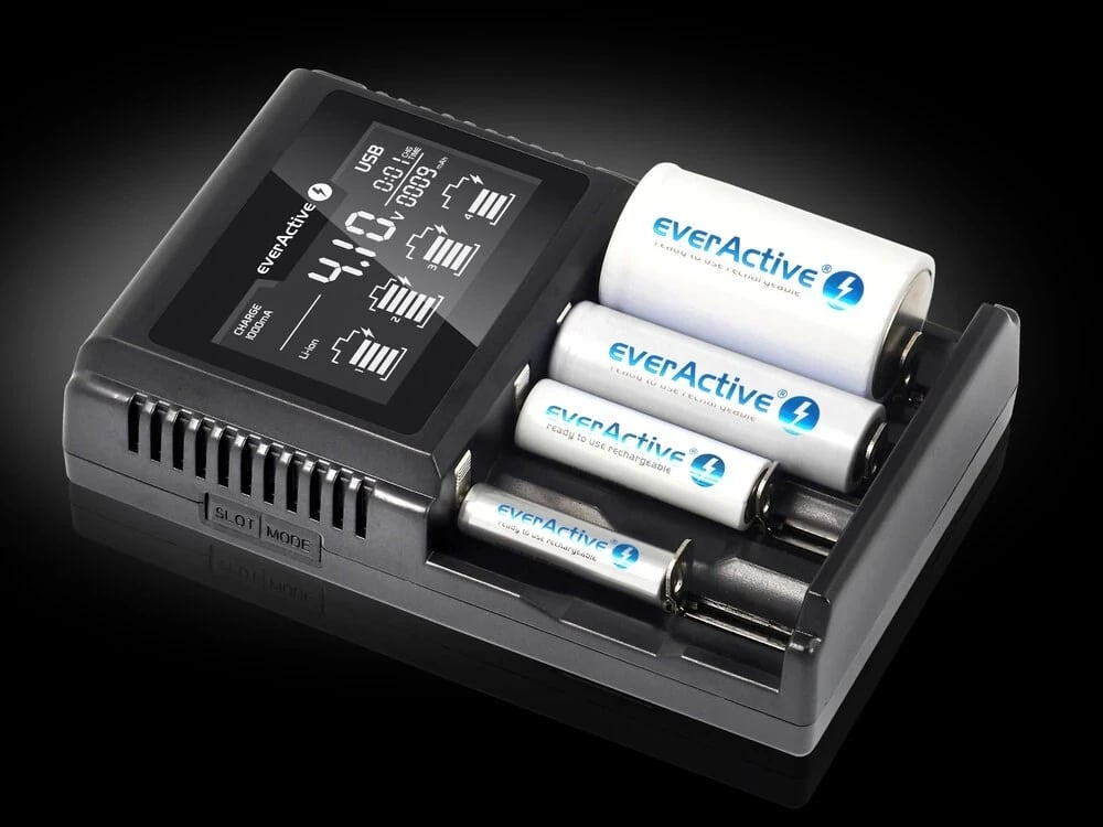 Karikues për bateri cilindrike everActive, UC-4000