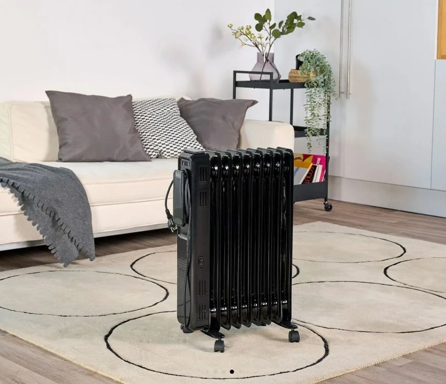 Radiator me vaj BLACK+DECKER BXRA2001E, 2000 W, i zi