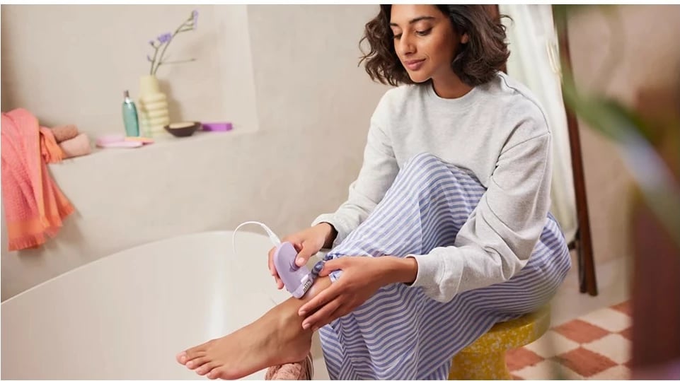 Depilator Philips Series 4000 BRE257/00, vjollcë, me kapak masazhi dhe çantë