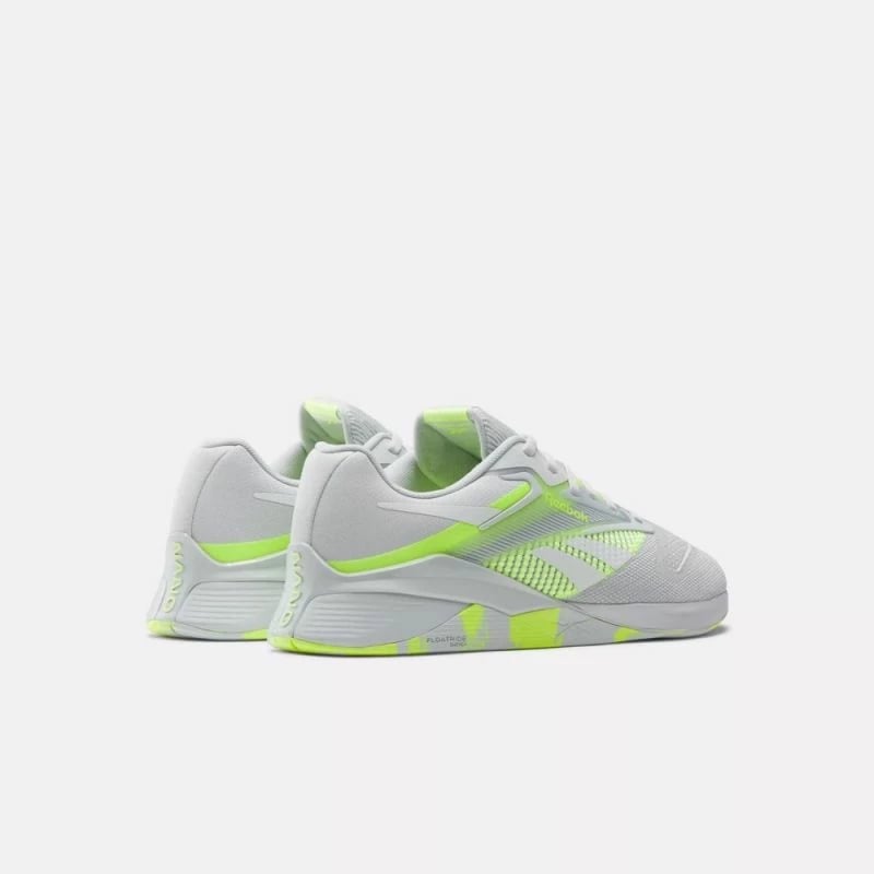 Atlete femra Reebok, të bardha