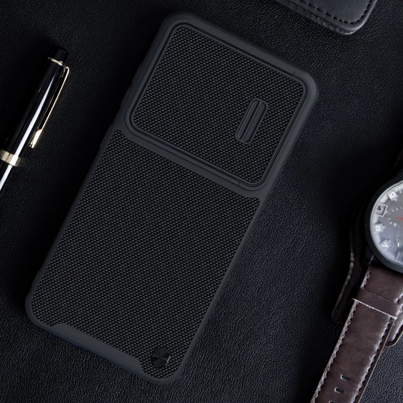 Mbështjellës Nillkin Textured S Case për Samsung Galaxy S23+, me kapak kamere, e zezë