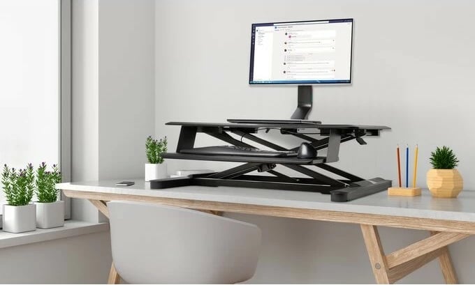 Krah monitori Kensington Space Saving, një monitor, 32", rregullim lartësie, i zi