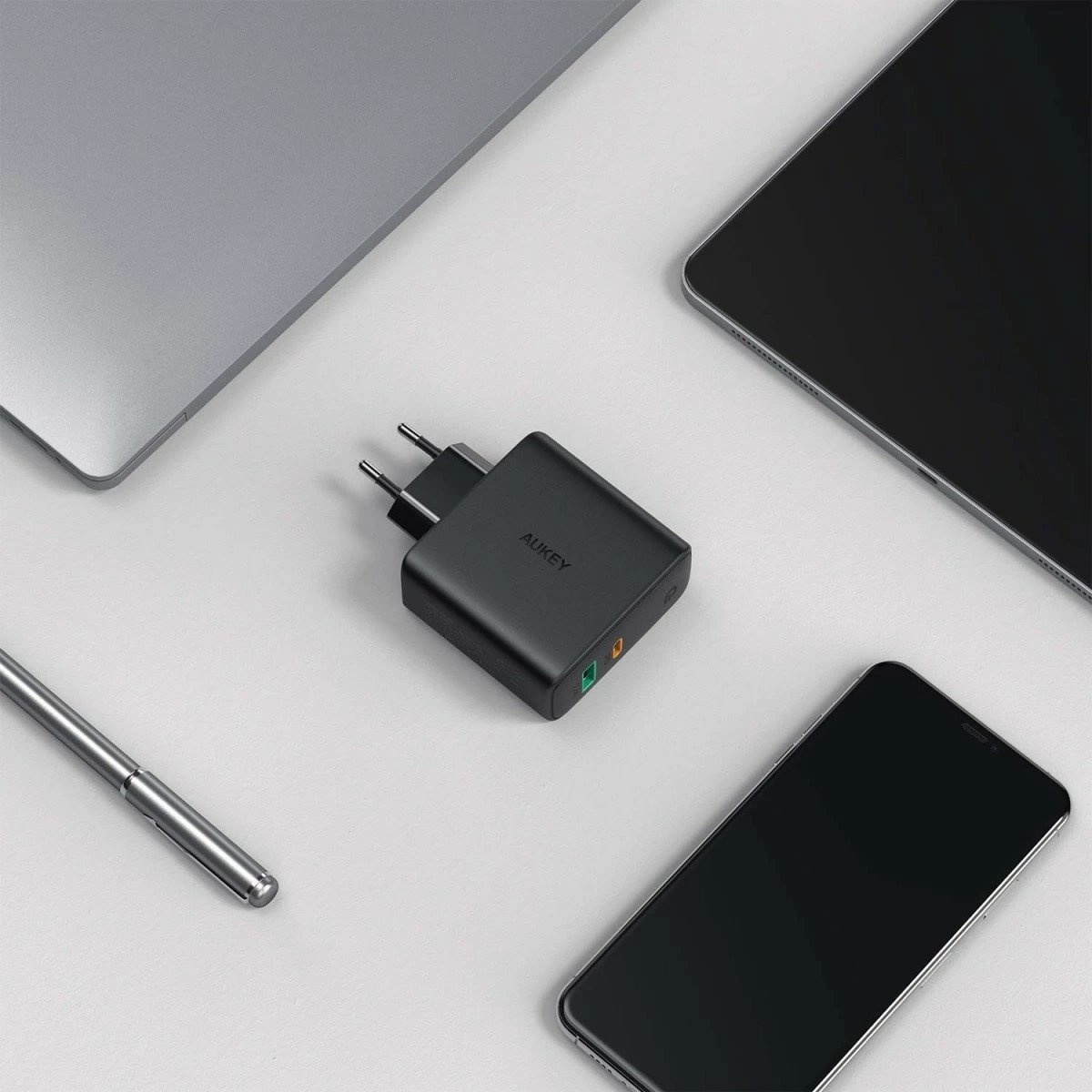Karikues muri AUKEY PA-D3, 60W, 2xUSB (USB-C + USB 3.0), i zi