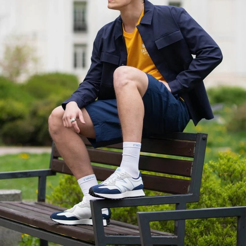 Atlete për meshkuj New Balance, të bardha dhe blu marine