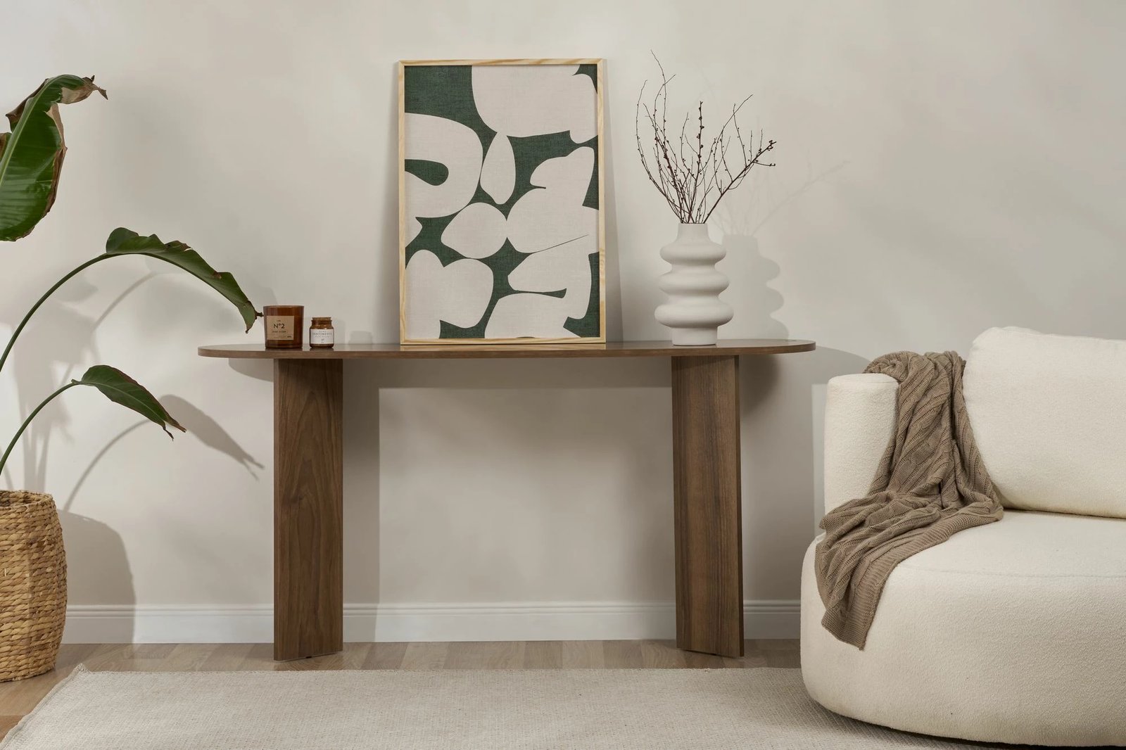 Komodë anësore Nordure, ngjyrë arre, Sira