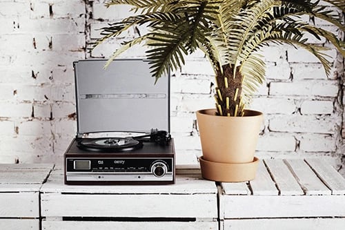 Gramafon, Camry CR 1113, 33/45/78 RPM, radio FM/AM, altoparlantë të integruara, LCD, AUX/RCA