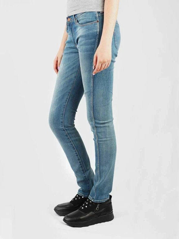 Jeans femra Wrangler