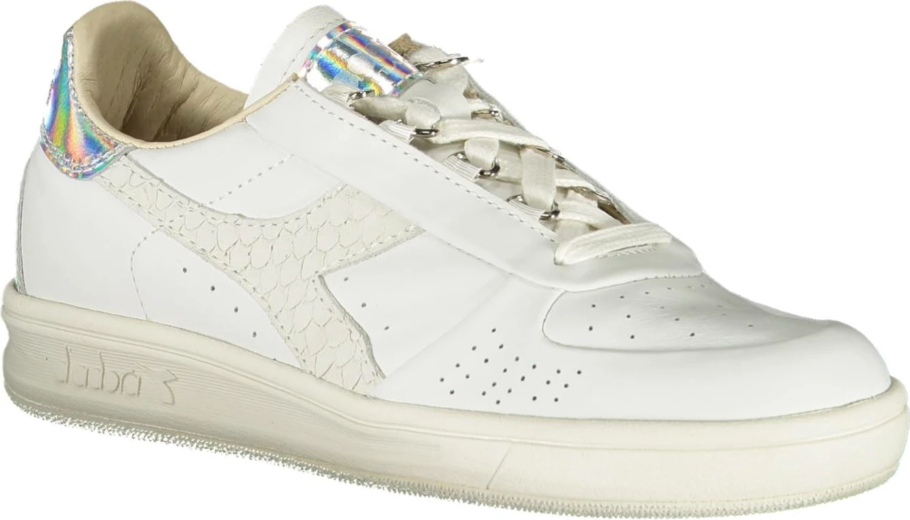 Atlete DIADORA femra, të bardha