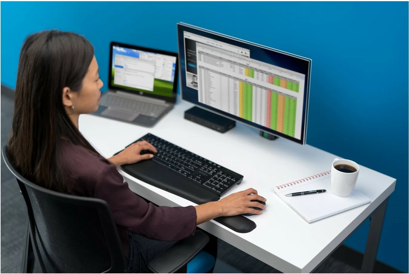 Mbështetëse dore Kensington ErgoSoft për tastierë standarde, xhel, e zezë