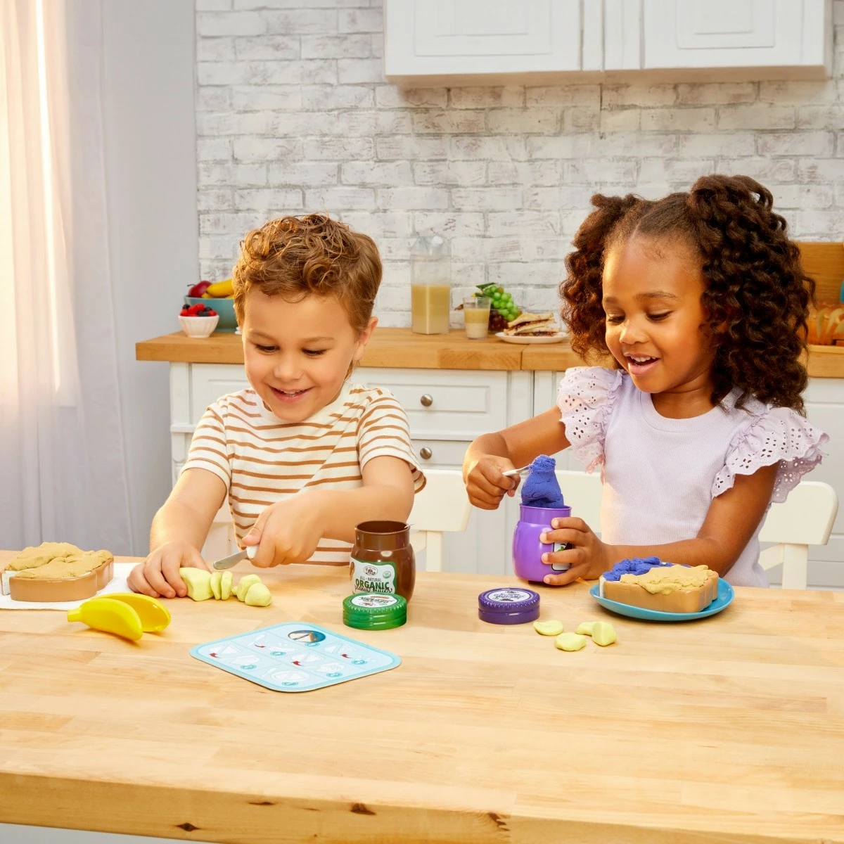 Set lodrash Little Tikes Creative Chefs Sandwiches, gjalpë kikiriku dhe reçel, shumëngjyrësh