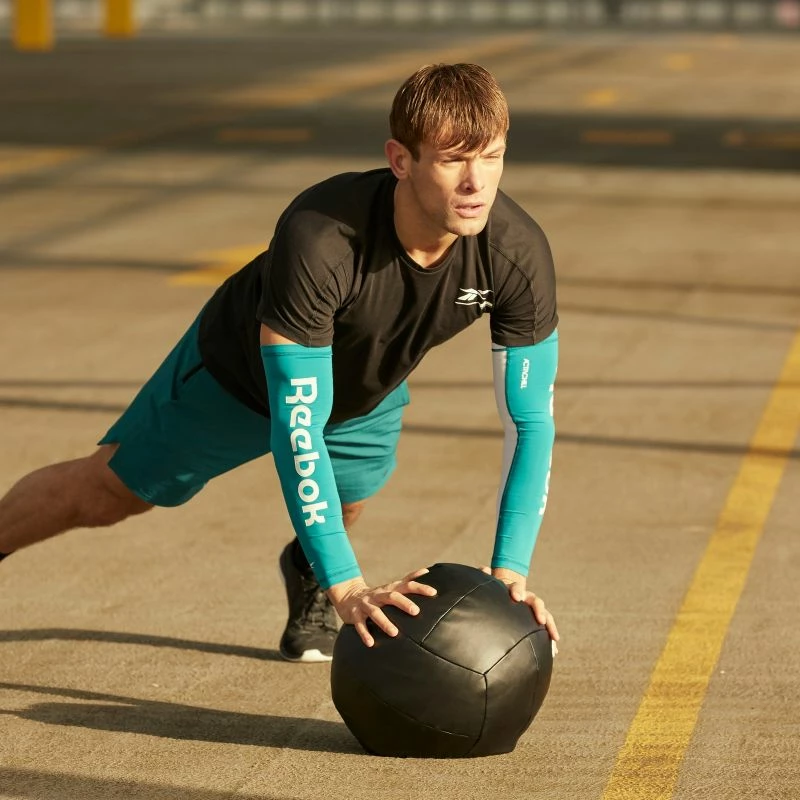 Mëngë kompresimi Reebok Activchill për stërvitje, të bardha dhe blu