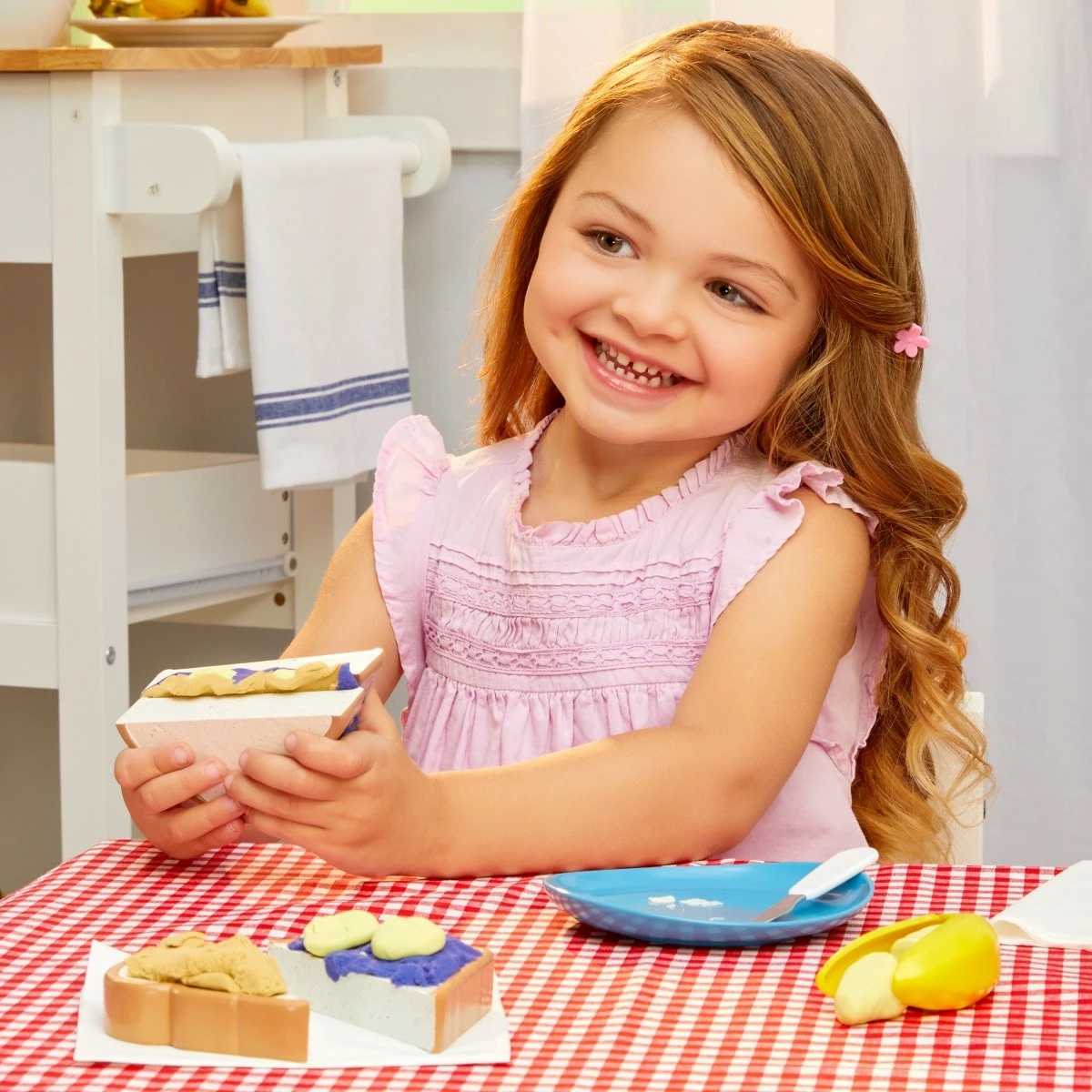 Set lodrash Little Tikes Creative Chefs Sandwiches, gjalpë kikiriku dhe reçel, shumëngjyrësh