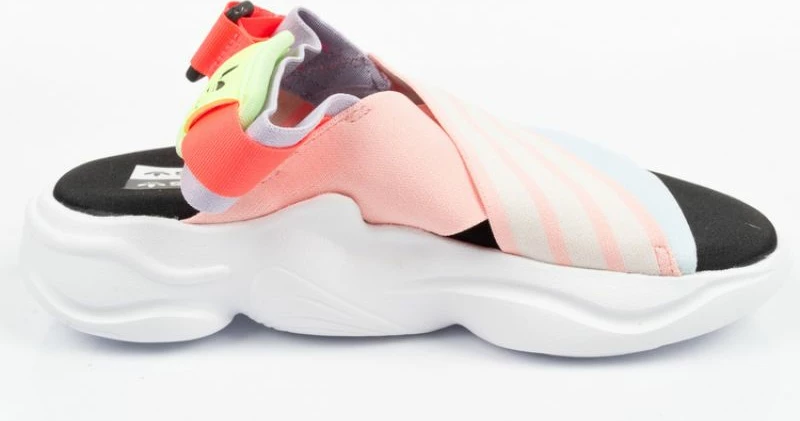 Sandalet për femra adidas, me ngjyra