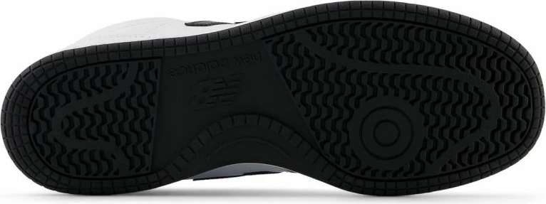 Atlete për stil jetese New Balance, të bardha