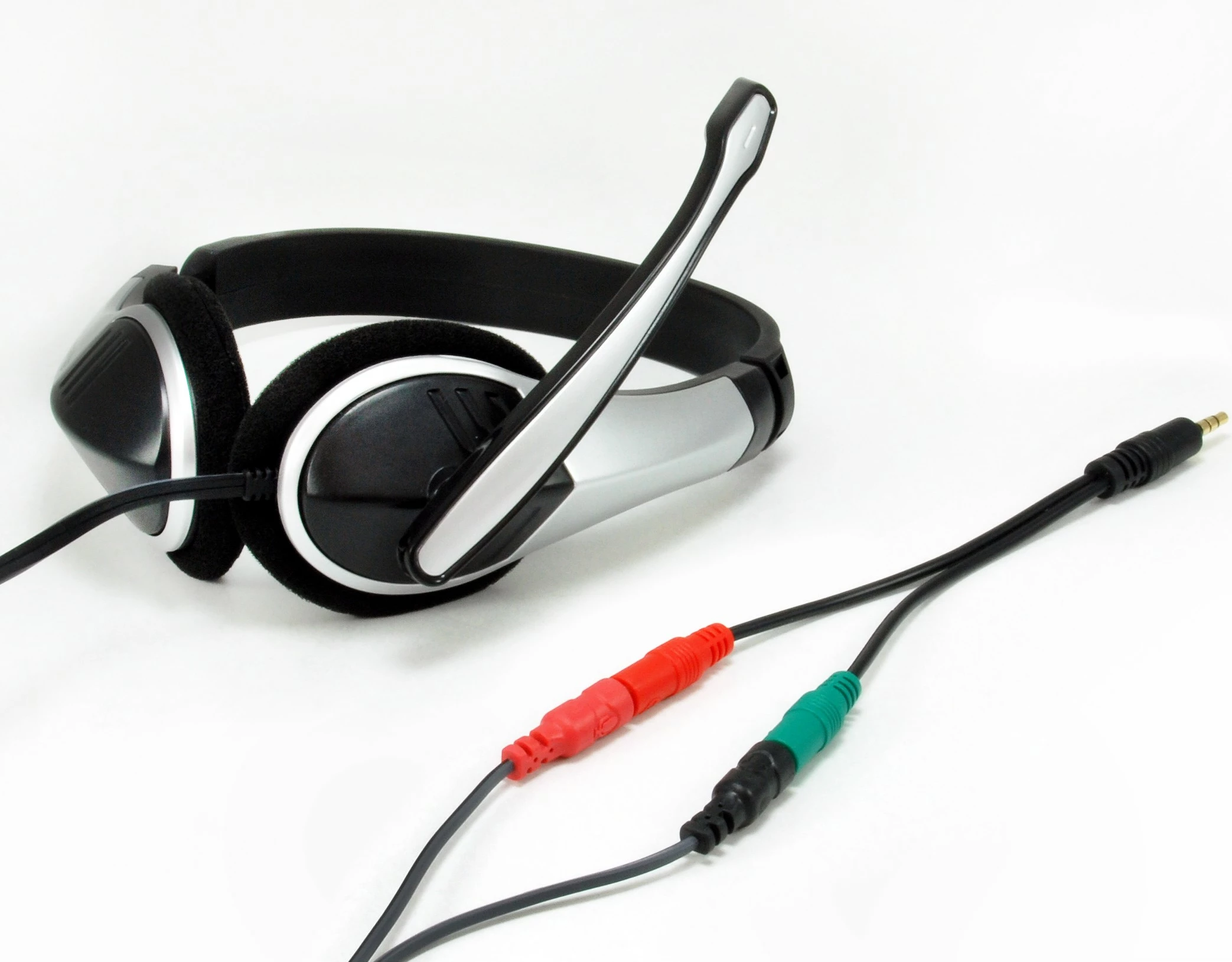 Kabllo audio ndarëse Equip 147943, 1.5m, 2x3.5mm femër në 3.5mm mashkull, e zezë