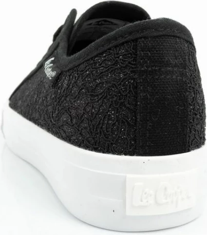 Atlete femra Lee Cooper, të zeza