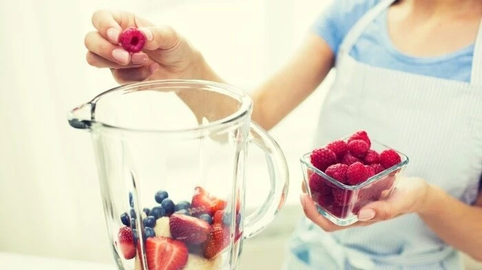 Blenderi i tryezës Blaupunkt TBG601, ngjyrë e zezë