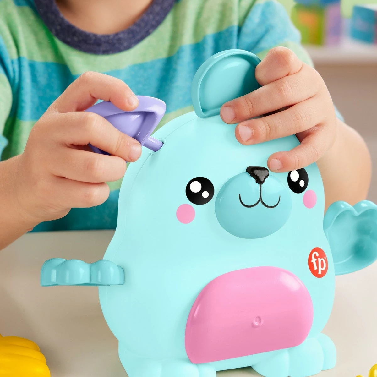 Set lodër Fisher-Price Pets Changing Friend, 17 pjesë, shumëngjyrëshe