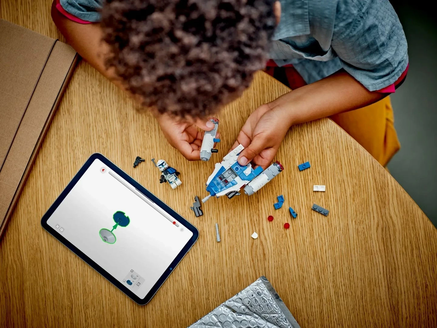 Set LEGO Star Wars 75391 Captain Rex Y-Wing Microfighter