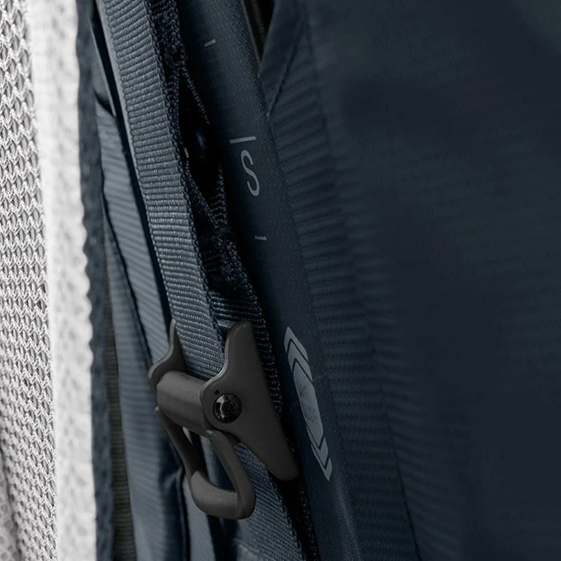 Çantë shpine Deuter, për femra dhe meshkuj, e zezë