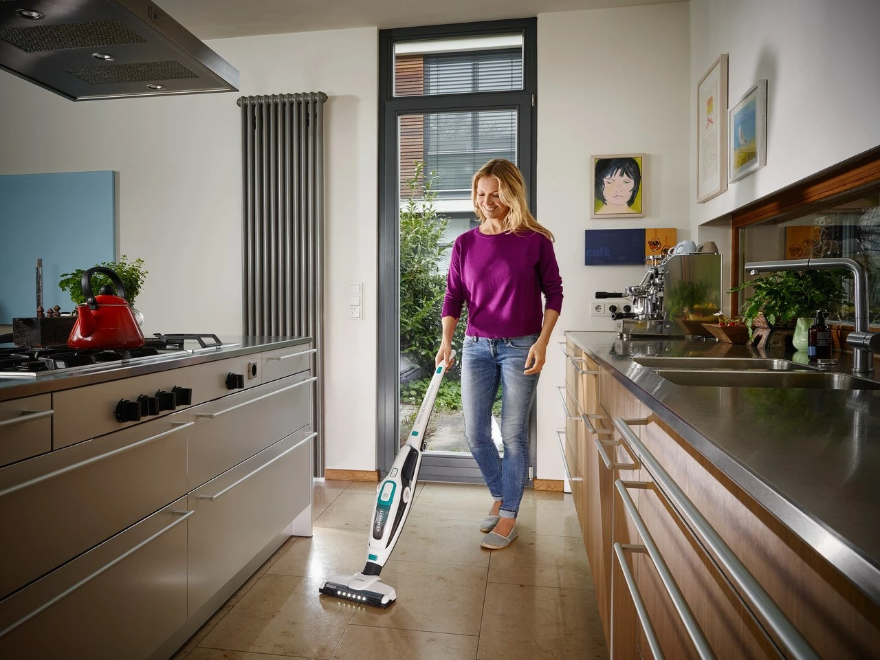 Fshesë elektrike pa kabllo Leifheit PowerVac 2in1, 20V, pa qese, bardhë/kaltër