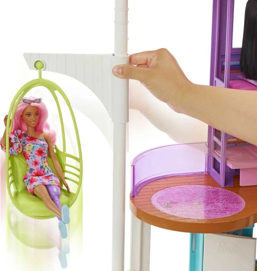 Shtëpi lodër Barbie Mattel Holiday House HCD50, me 2 kate, 6 zona loje, 30+ aksesorë, Rozë/Turquoise/Vjollcë