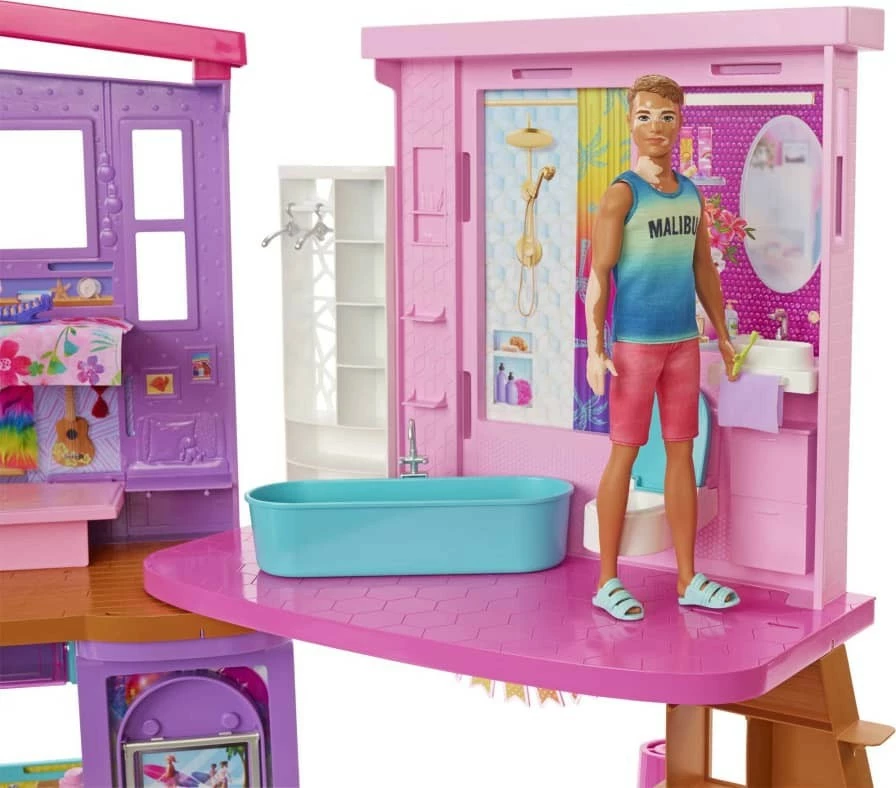 Shtëpi lodër Barbie Mattel Holiday House HCD50, me 2 kate, 6 zona loje, 30+ aksesorë, Rozë/Turquoise/Vjollcë
